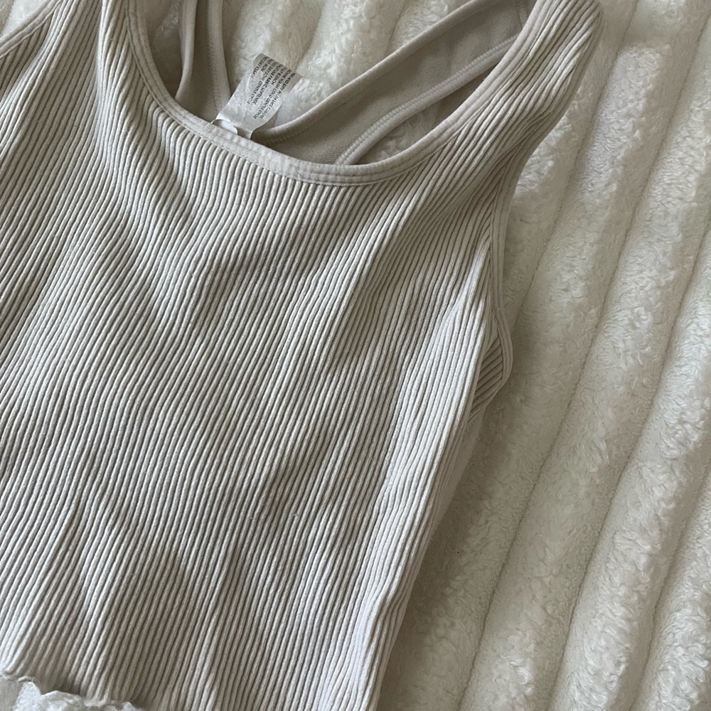 Yogalicious Ribbed Tank Top - Picture 2 of 4
